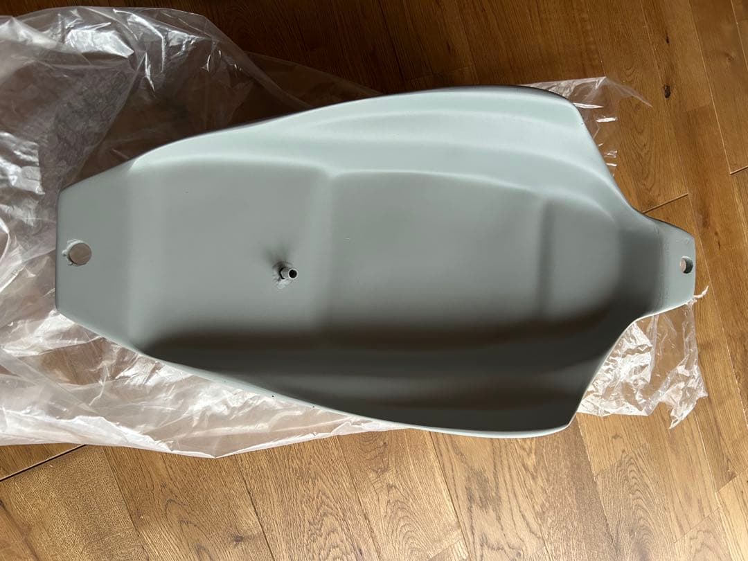 ドラックスター400用　スポーツスタータンク　ガレージT&F製