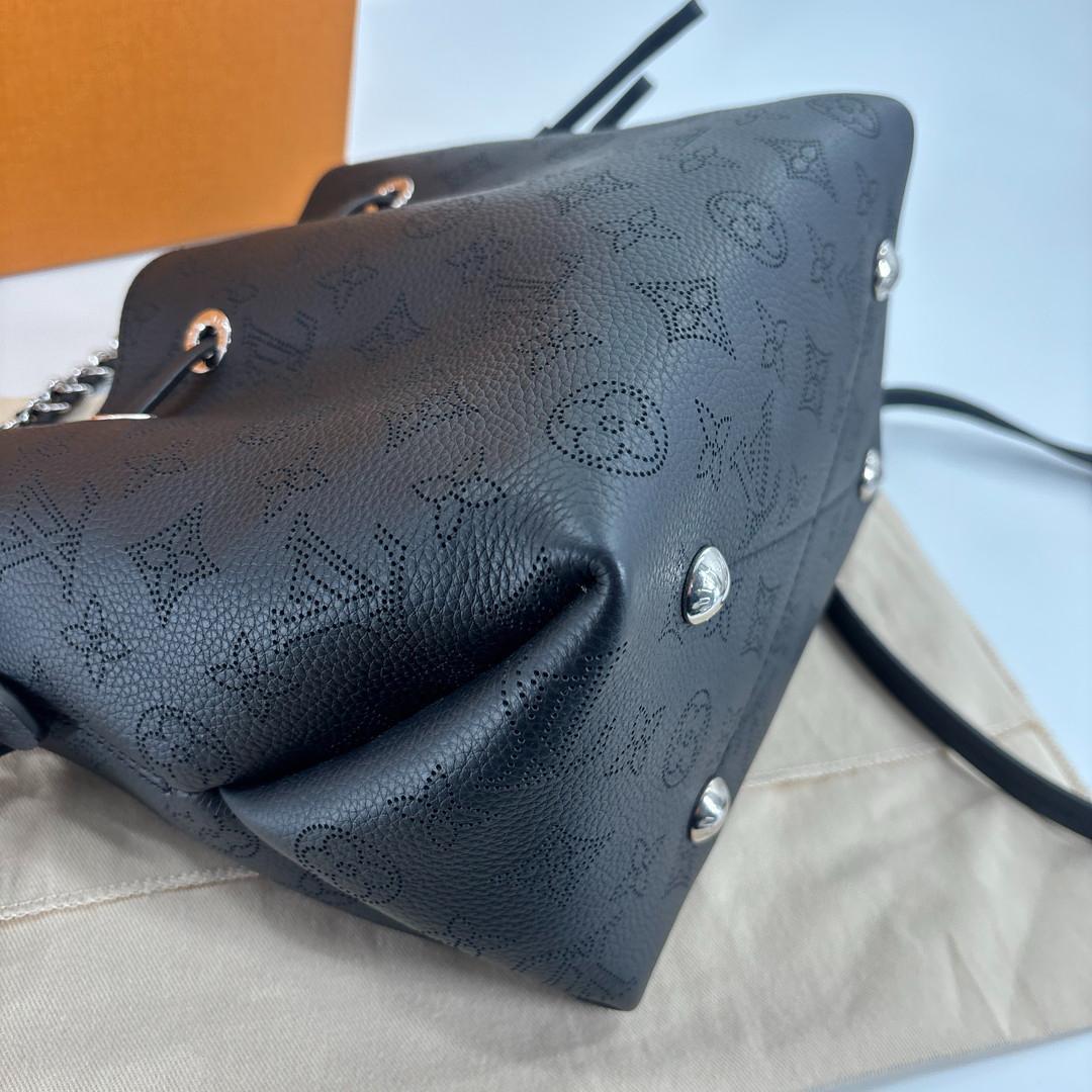 新品未使用 ルイヴィトン マヒナ ベラ 2way チェーン ショルダーバッグ