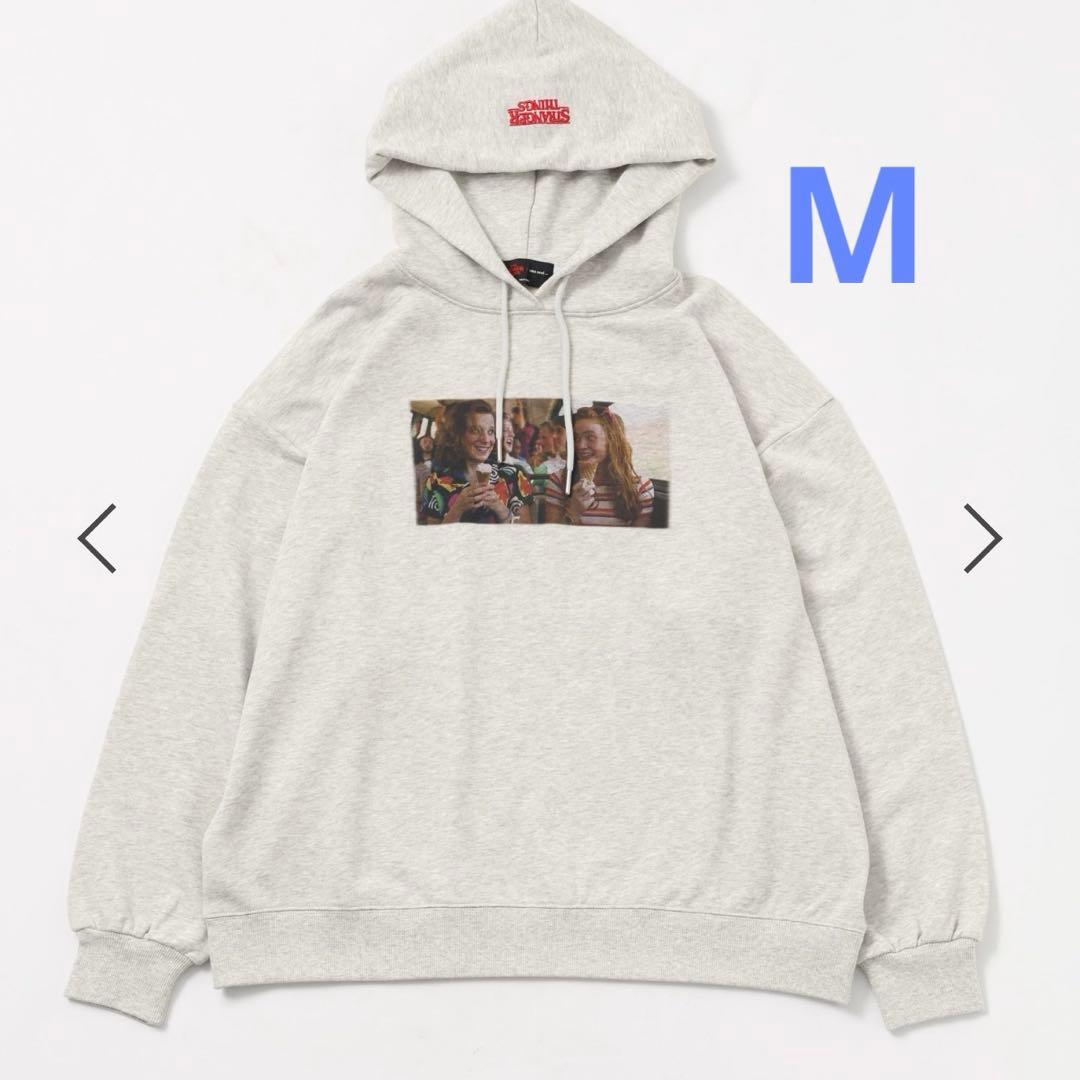 ストレンジャーシングス ニコアンド コラボ 缶バッチ付きパーカー エル マックス