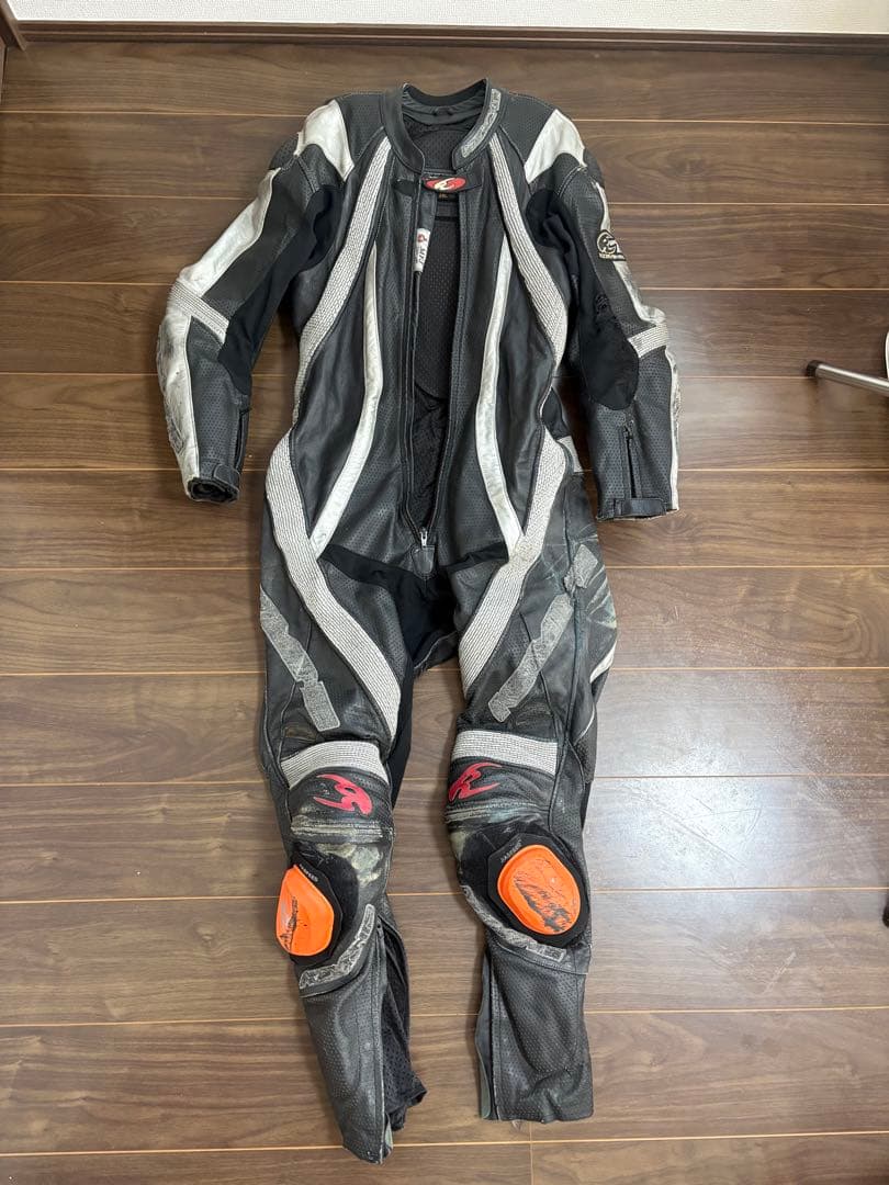 【コミネ】レーシングスーツ