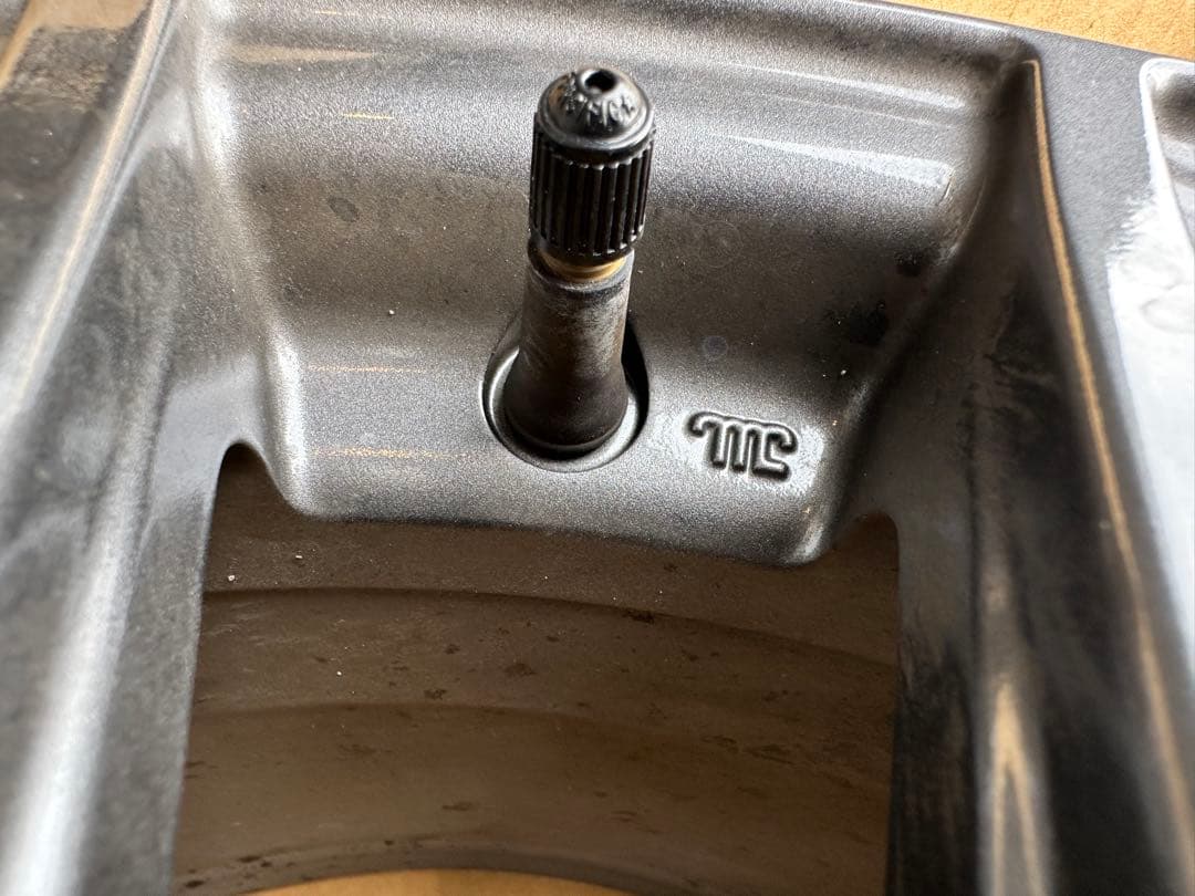 東*軍様 スバル ホイール 18×8 1/2J 55 E29 ENKEI 1本