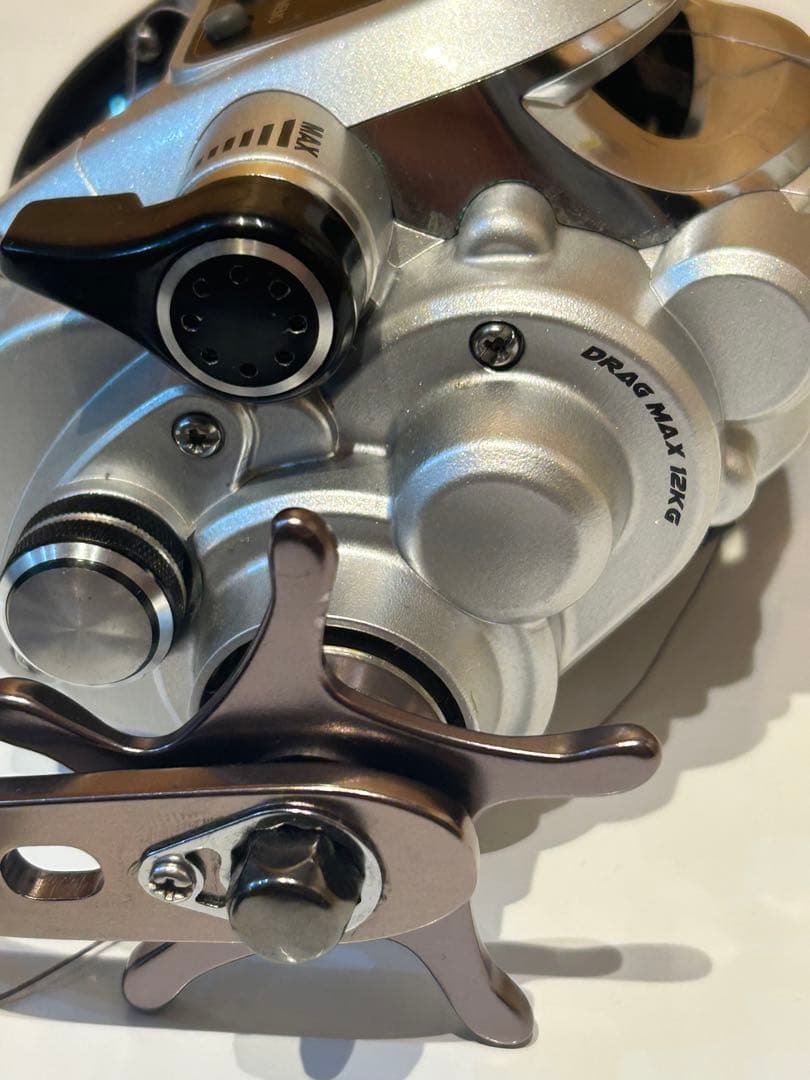 Bit Beats 300 S 電動リール