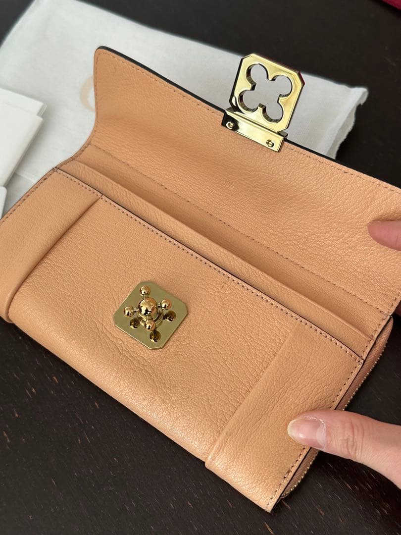 【Chloe 新品未使用】クロエ　財布　Chloe ターンロック　エルシー