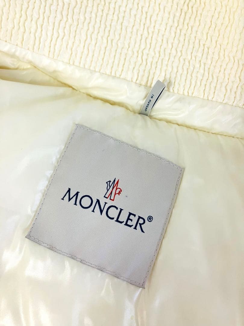 MONCLER ホワイト　キルティングダウンベスト