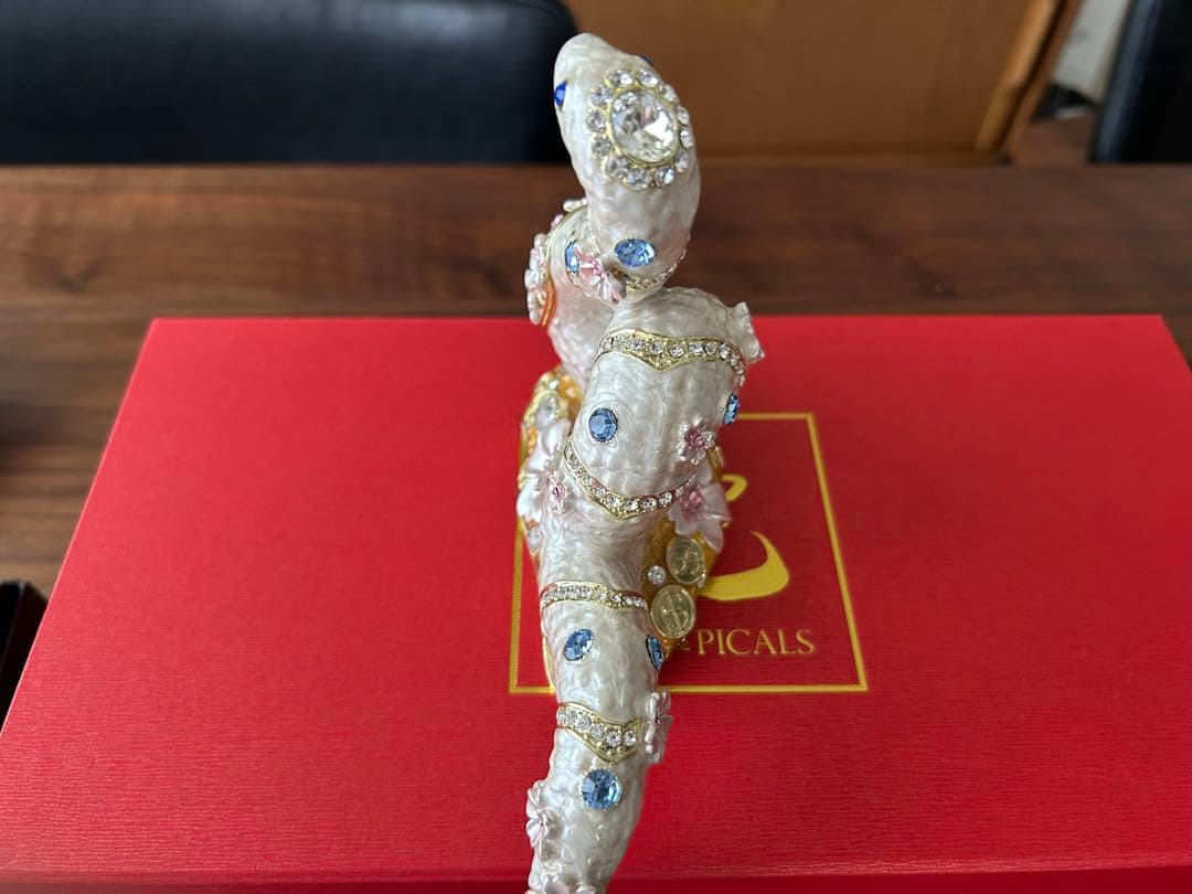 【未使用】＜桜白蛇＞白蛇 東京銀座PICALS