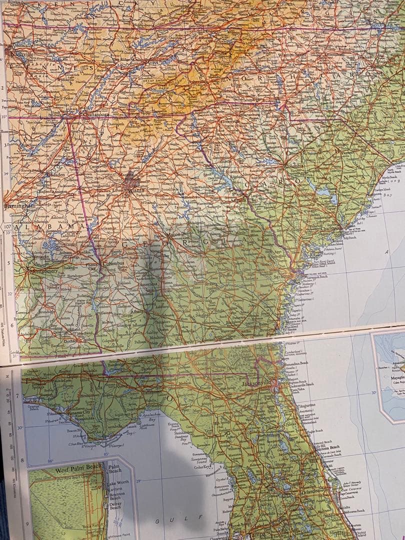 洋書世界地図ATLAS OF THE WORLD大判　貴重　地図マニア