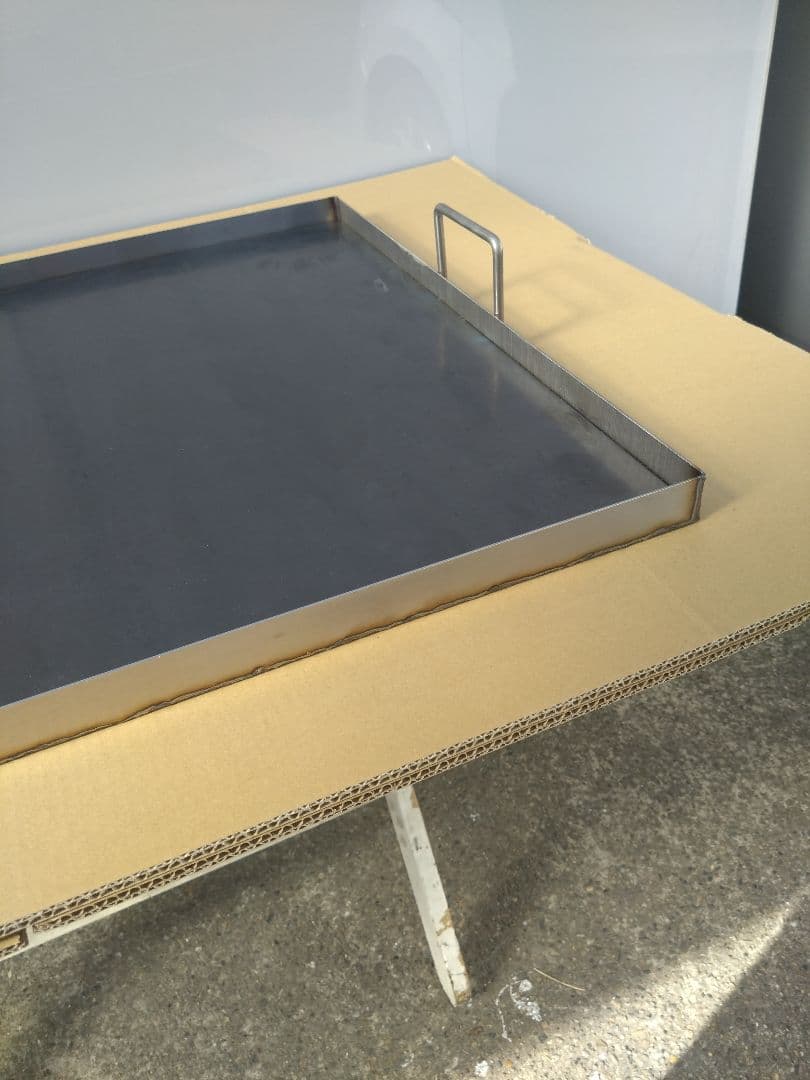 極厚 ６ミリ 鉄板 ７５０✕５５０ バーベキュー イベントに最適 持ち手付き