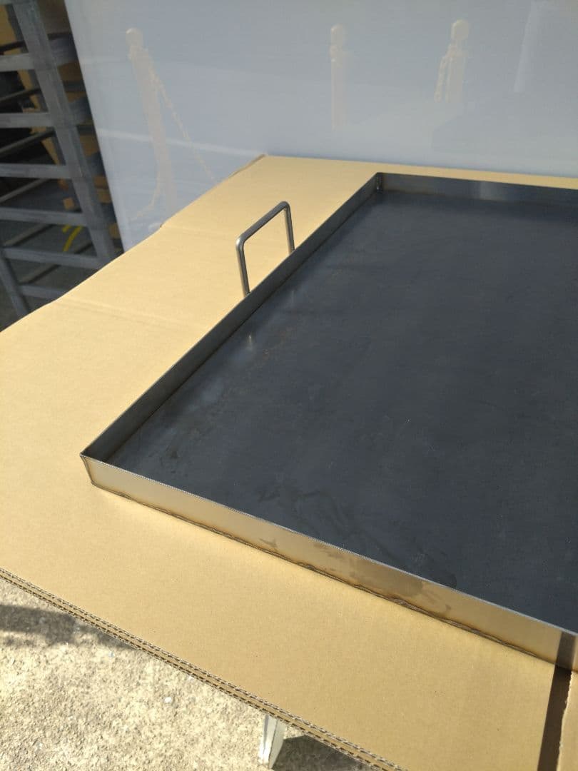 極厚 ６ミリ 鉄板 ７５０✕５５０ バーベキュー イベントに最適 持ち手付き