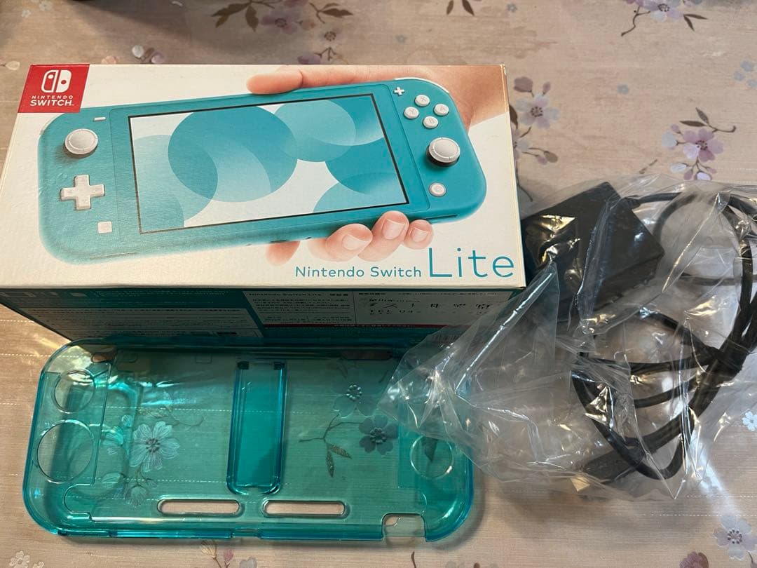Nintendo Switch Lite ケース付き！　美品！