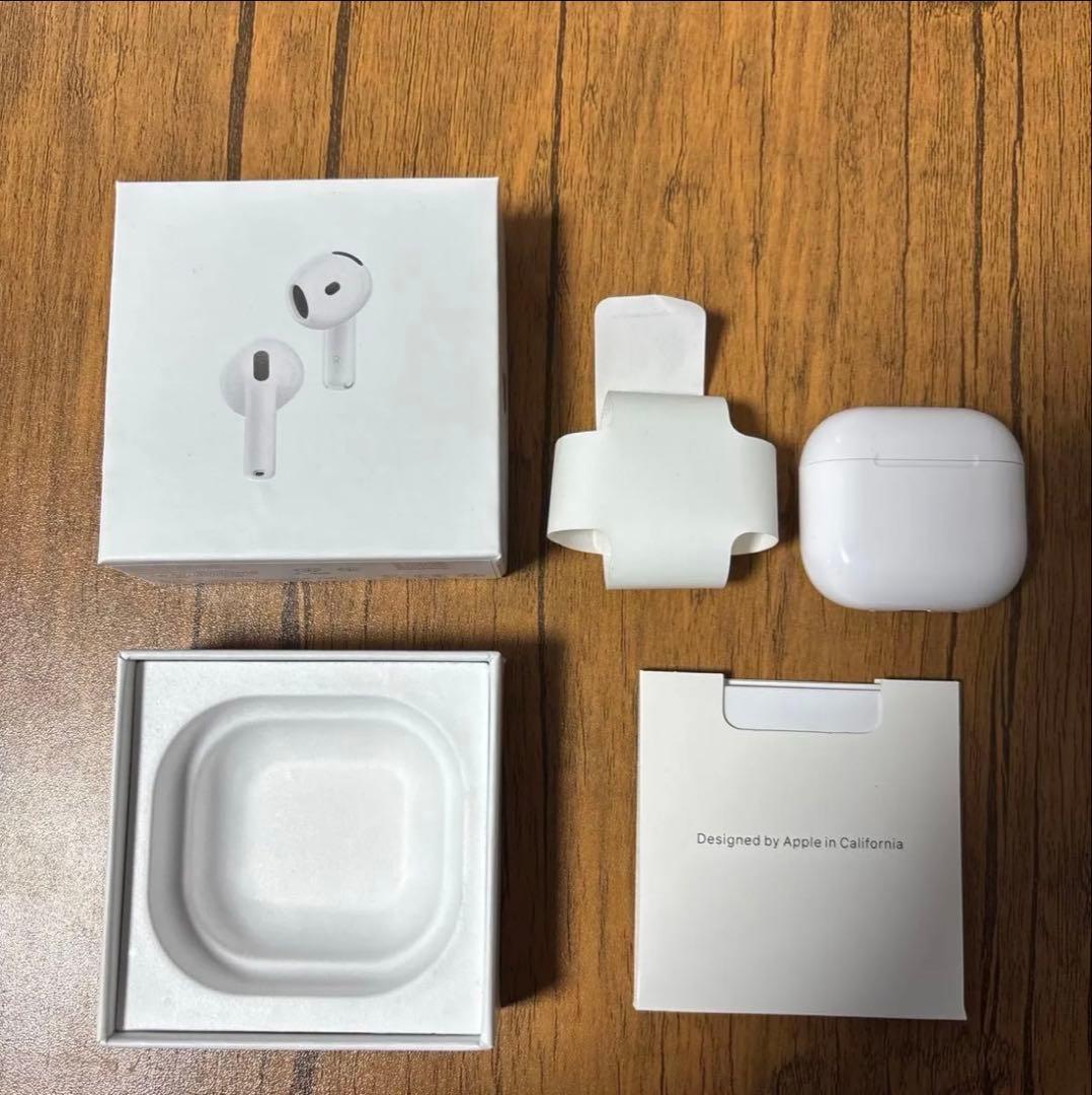 Apple AirPods 4 ノイキャン搭載　本体 充電ケース付き