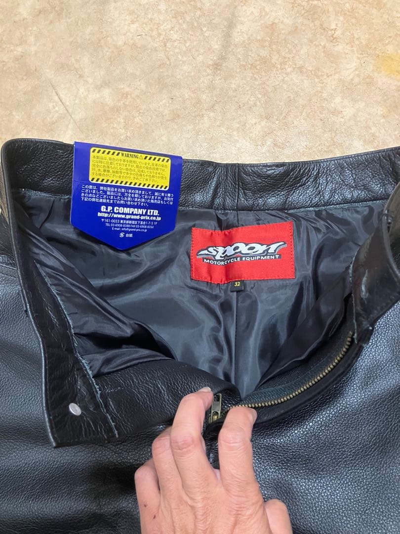 SPOONレザーパンツ　ブーツカット32ほぼ新品試着のみ