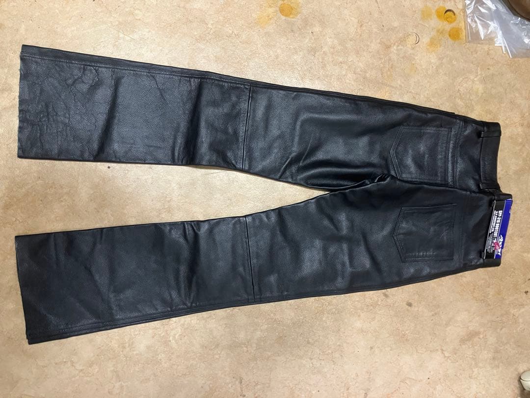 SPOONレザーパンツ　ブーツカット32ほぼ新品試着のみ