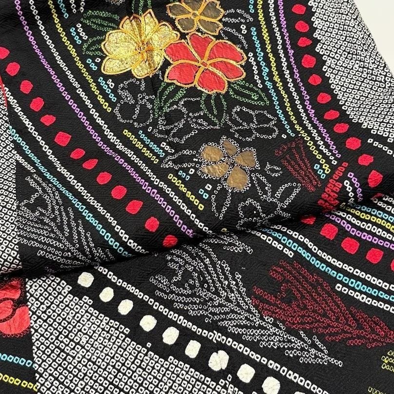 ちゃるる　総絞り　本振袖　金駒刺繍　友禅入り　花柄　黒色系　正絹　K505