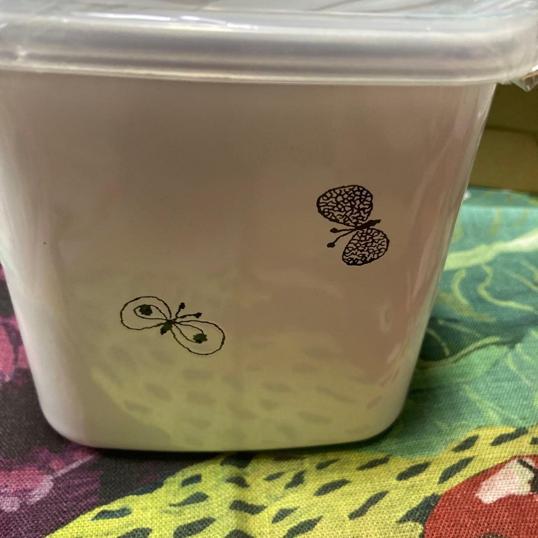 N*I様 (新品・貴重)ミナペルホネン容器