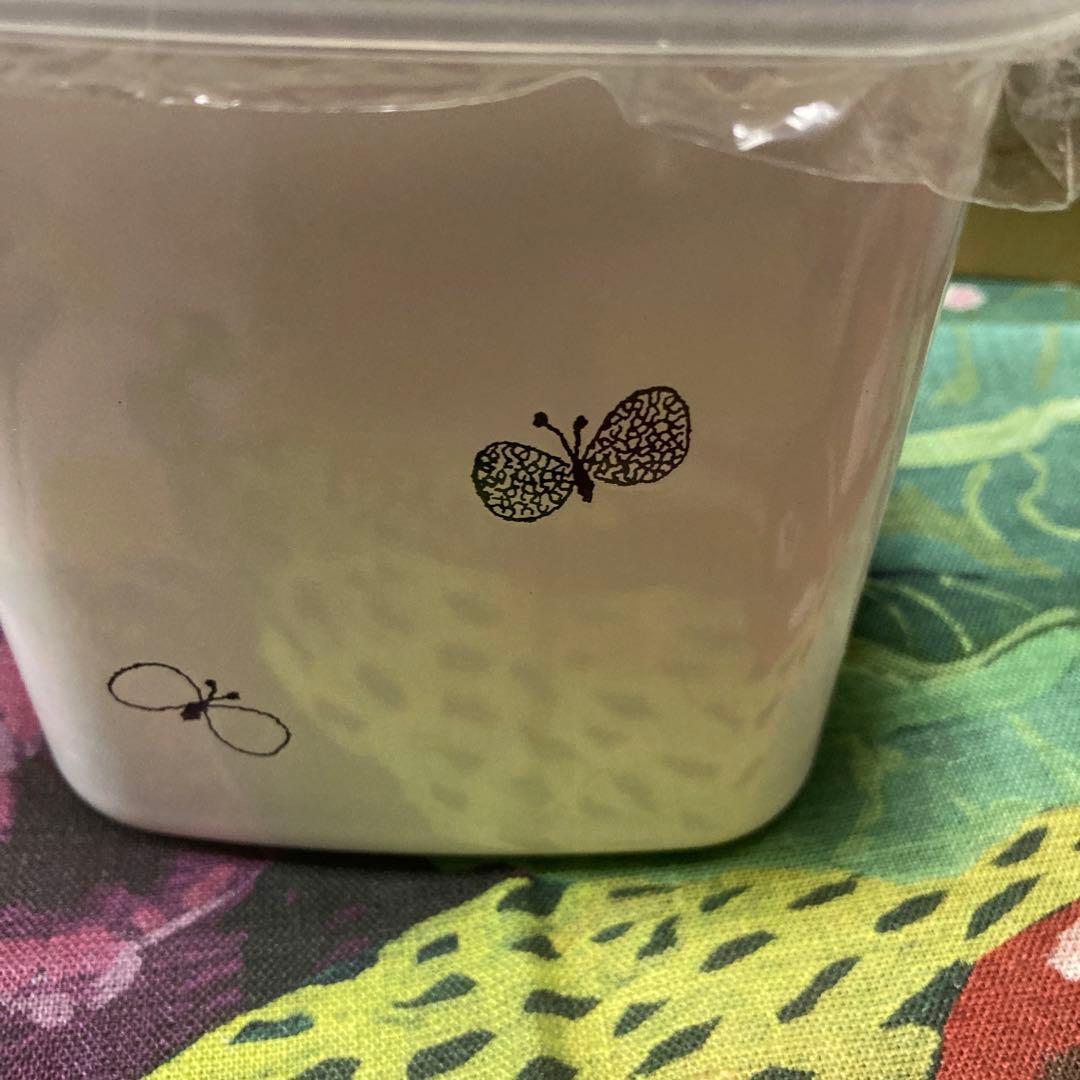 N*I様 (新品・貴重)ミナペルホネン容器