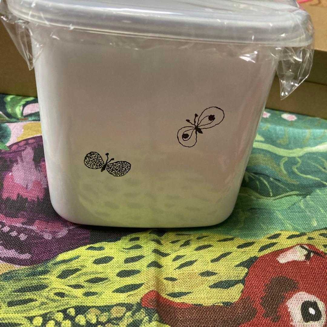 N*I様 (新品・貴重)ミナペルホネン容器