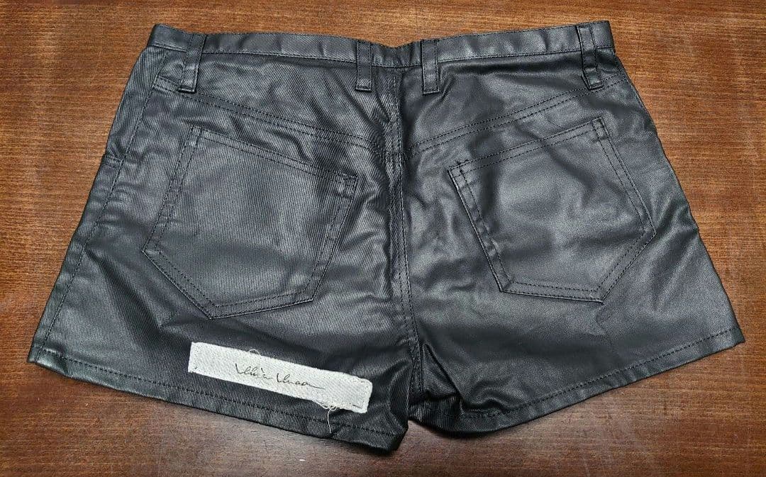 アリスアウアアaliceauaaレザーPVC生地ショートパンツ