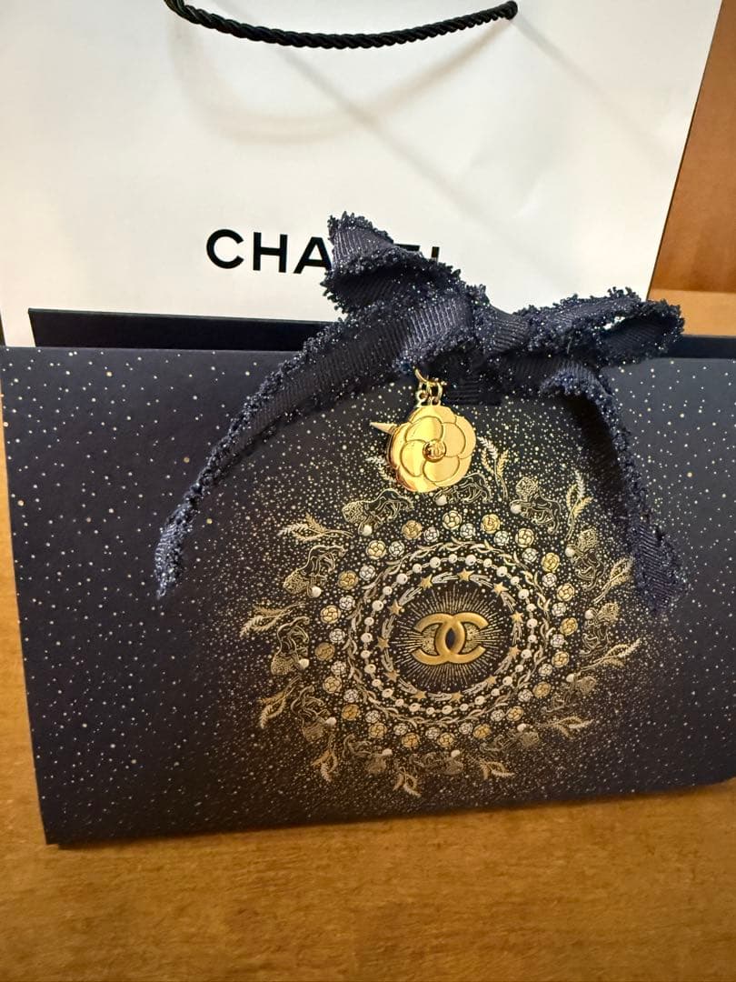 シャネル2025クリスマス限定レヌフオンブルコメット848ザ ニューシンギュラー