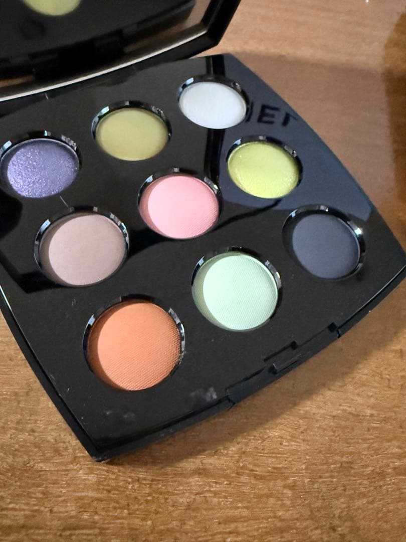 シャネル2025クリスマス限定レヌフオンブルコメット848ザ ニューシンギュラー