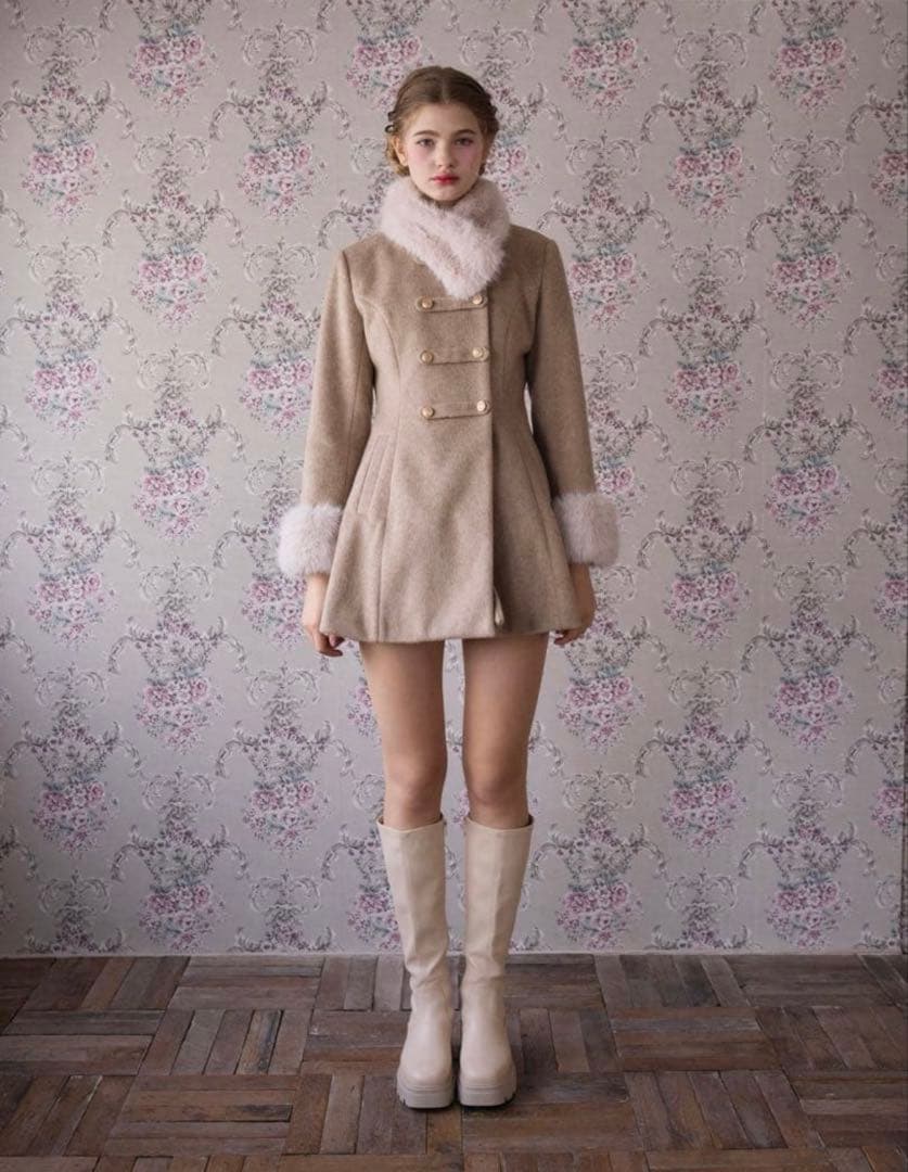 ジャケット・アウター Treat Urself Muse fur flare coat