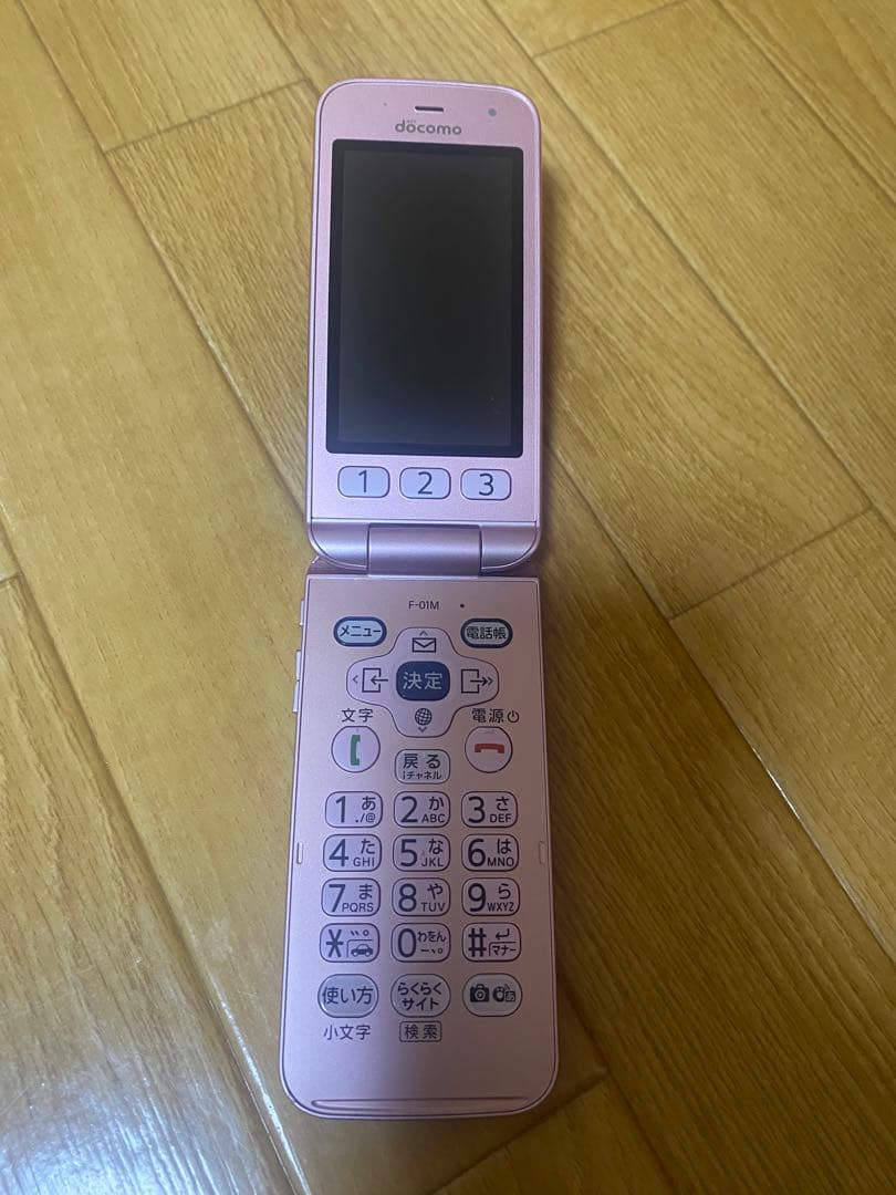 らくらくホン docomo F-01M ピンク