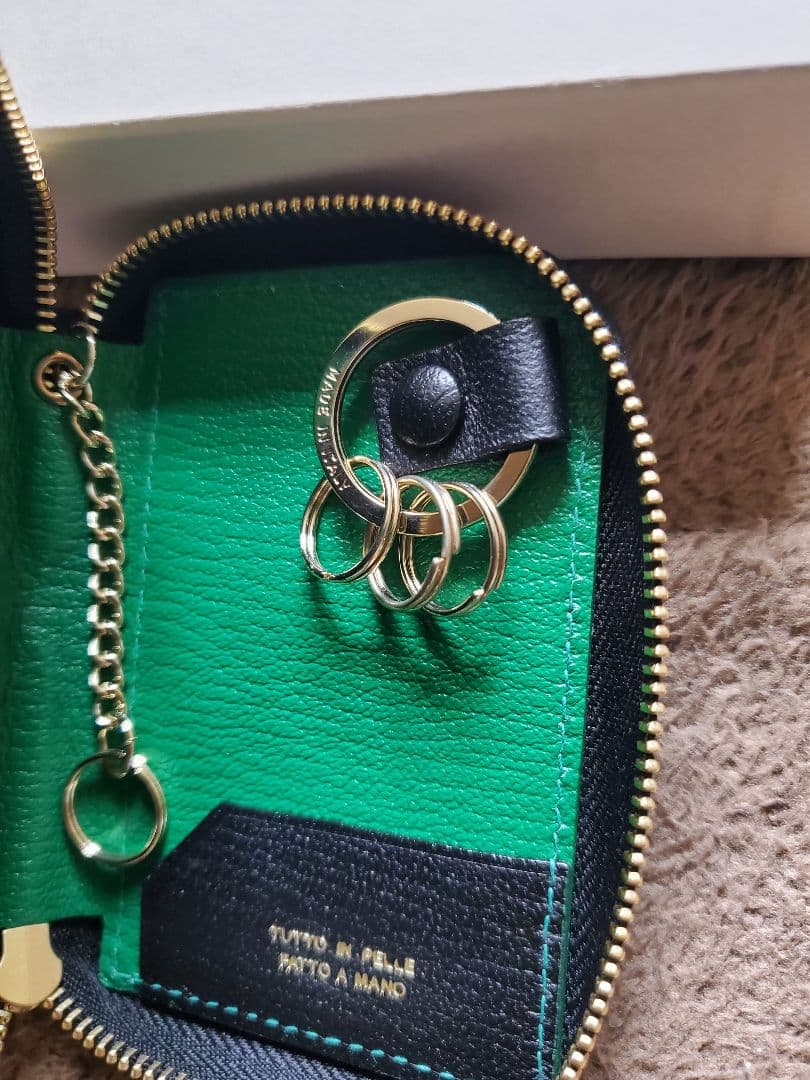 L'arcobaleno ラルコバレーノ レザーキーケース ブラック/グリーン