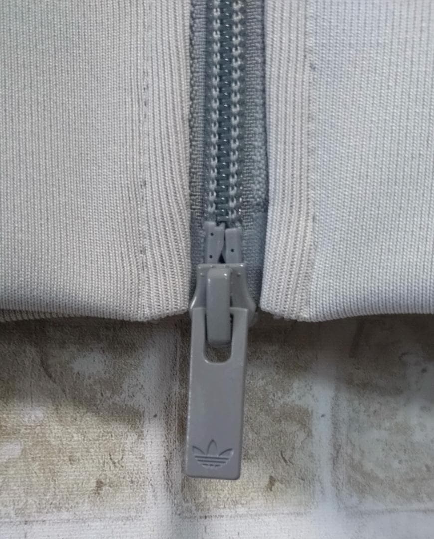 adidas トラックジャケット　ベッケンバウアー　グレー