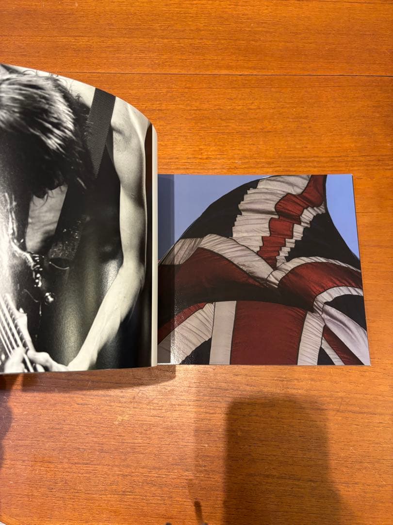 エディスリマン 写真集 LONDON BIRTH OF A CULT 2005