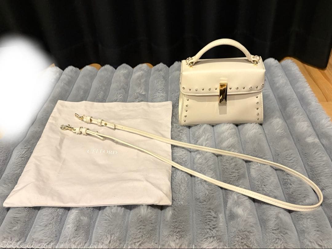 【リュタン】ビジュースタッズポシェット CELFORD アイボリー