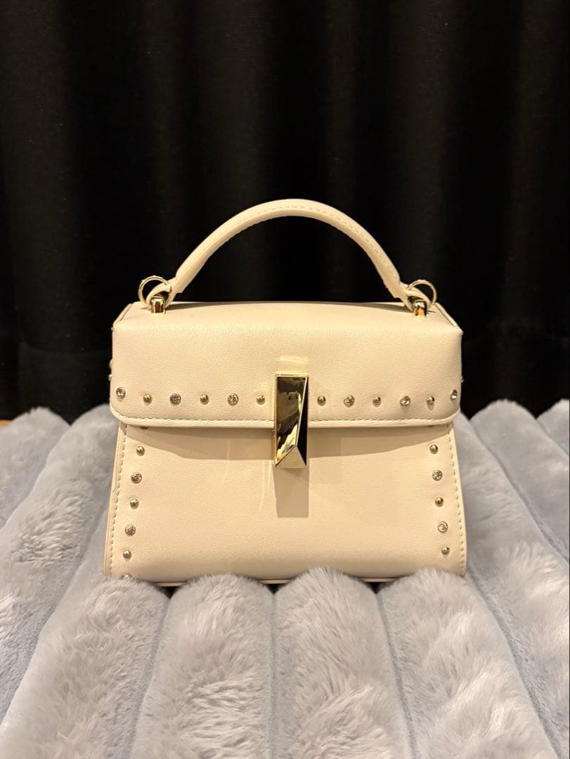 【リュタン】ビジュースタッズポシェット CELFORD アイボリー