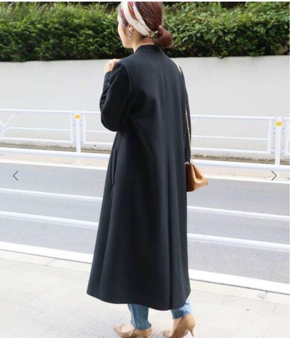 IENAイエナ／軽暖Vネックデザインロングノーカラーコート ブラック黒