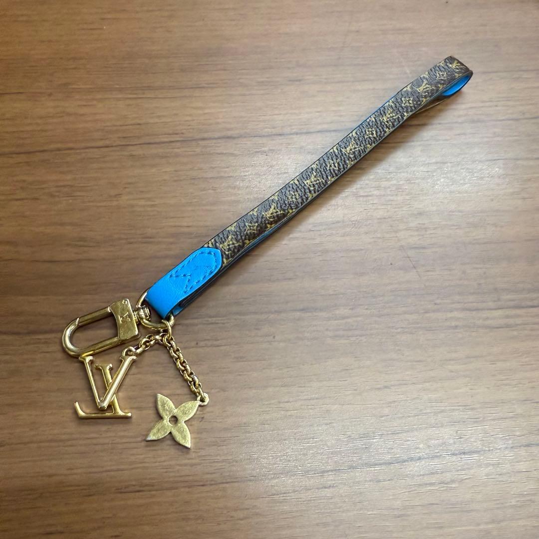 ルイヴィトンの携帯ストラップ