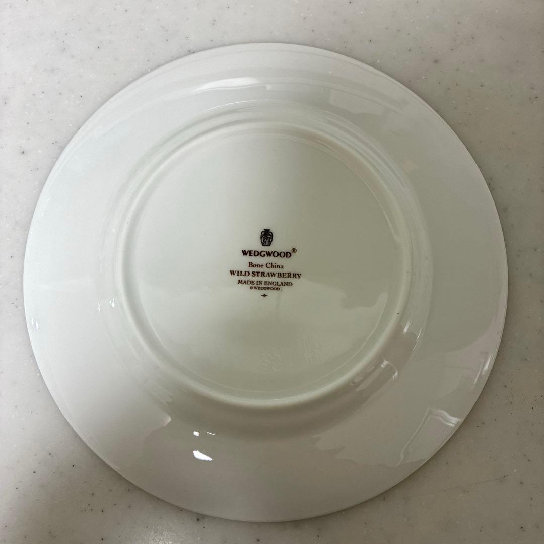 【美品】ウェッジウッド　ワイルドストロベリー　17.5cmデザートプレート　黒壺
