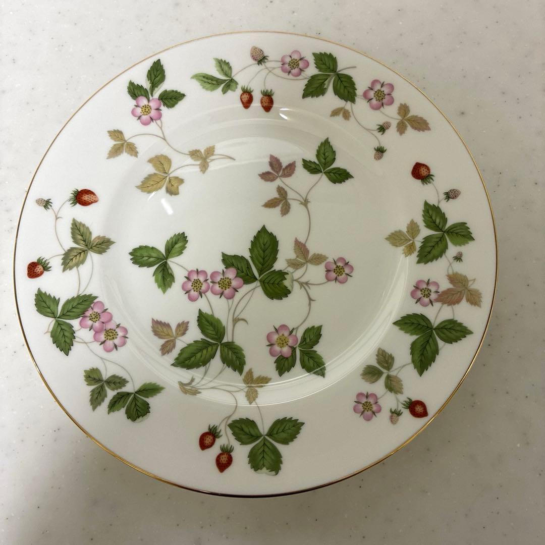 【美品】ウェッジウッド　ワイルドストロベリー　17.5cmデザートプレート　黒壺