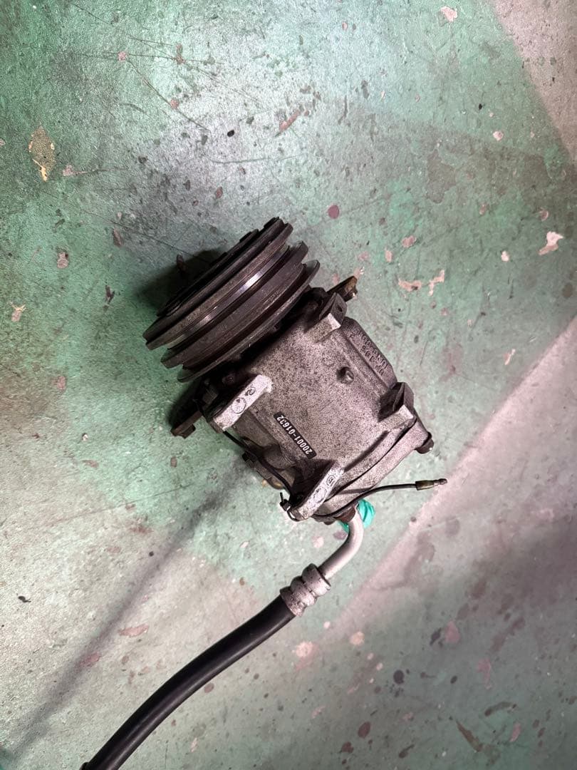 ローバーミニDENSO エアコンコンプレッサー 10S17