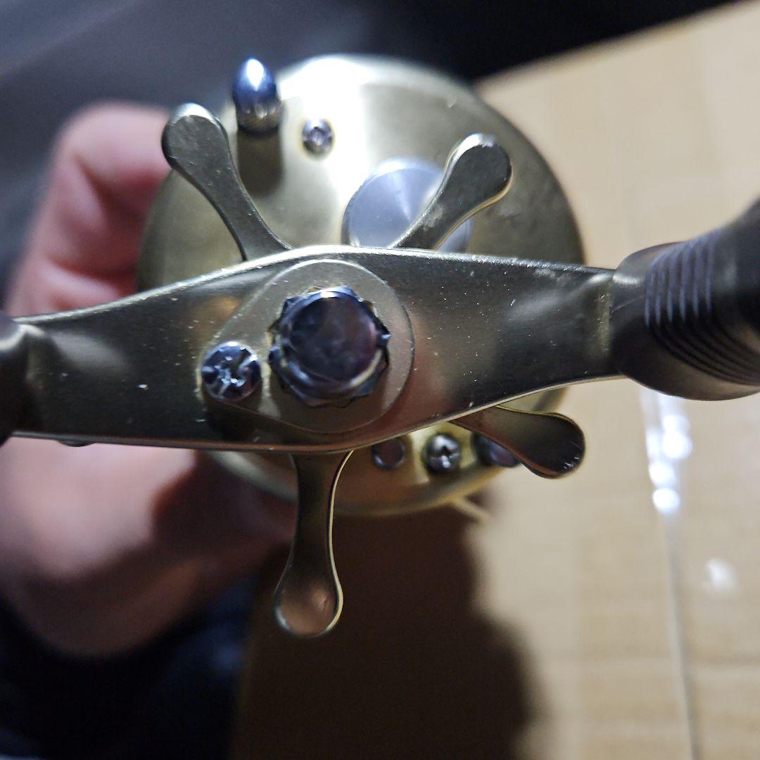 v*e様 SHIMANO CALCUTTA リール ゴールド