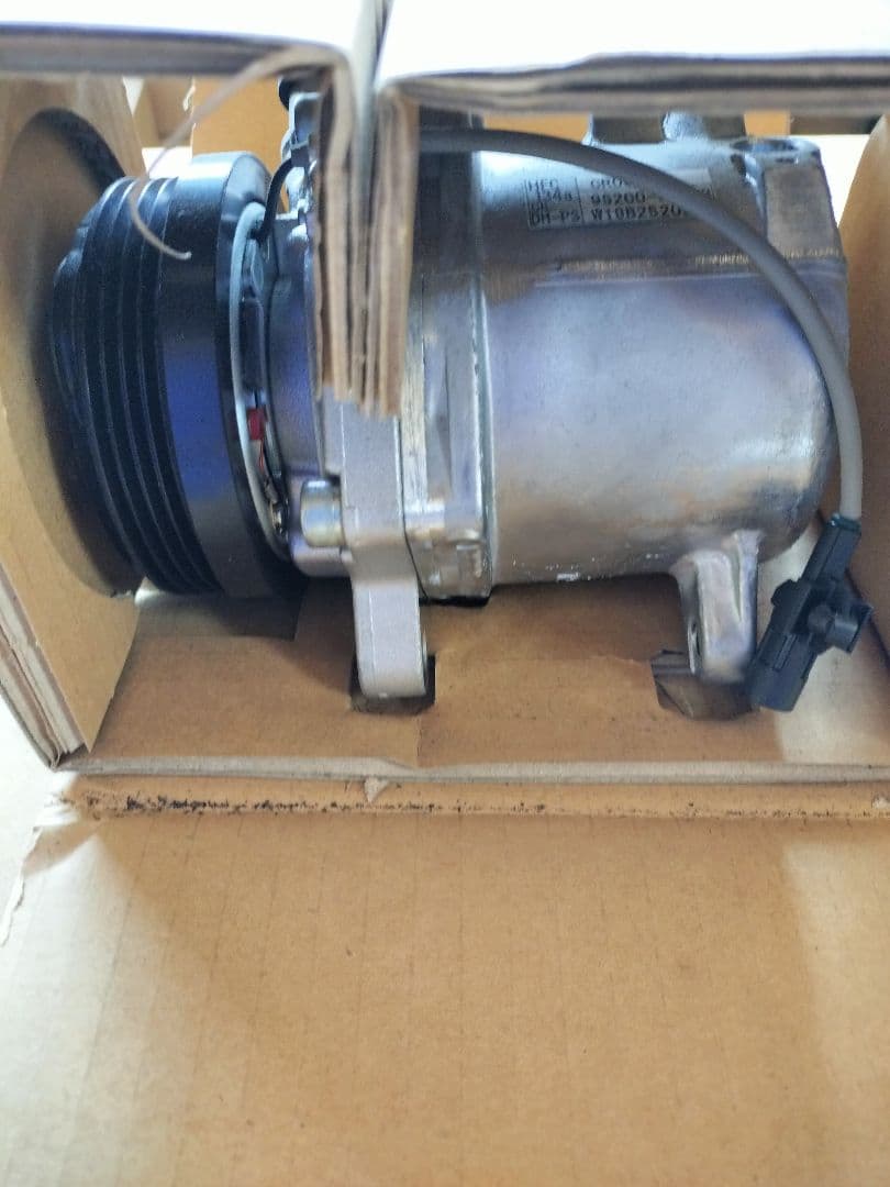 ワゴンR その他 純正エアコン コンプレッサー