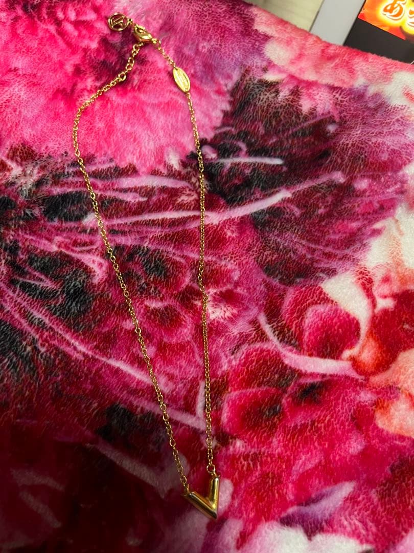 c*e様 ルイヴィトン エセンシャルV ネックレス 正規品