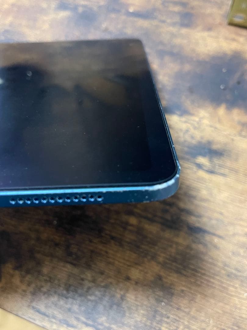 iPad Air 5世代　MM9E3J/A 純正カバー付