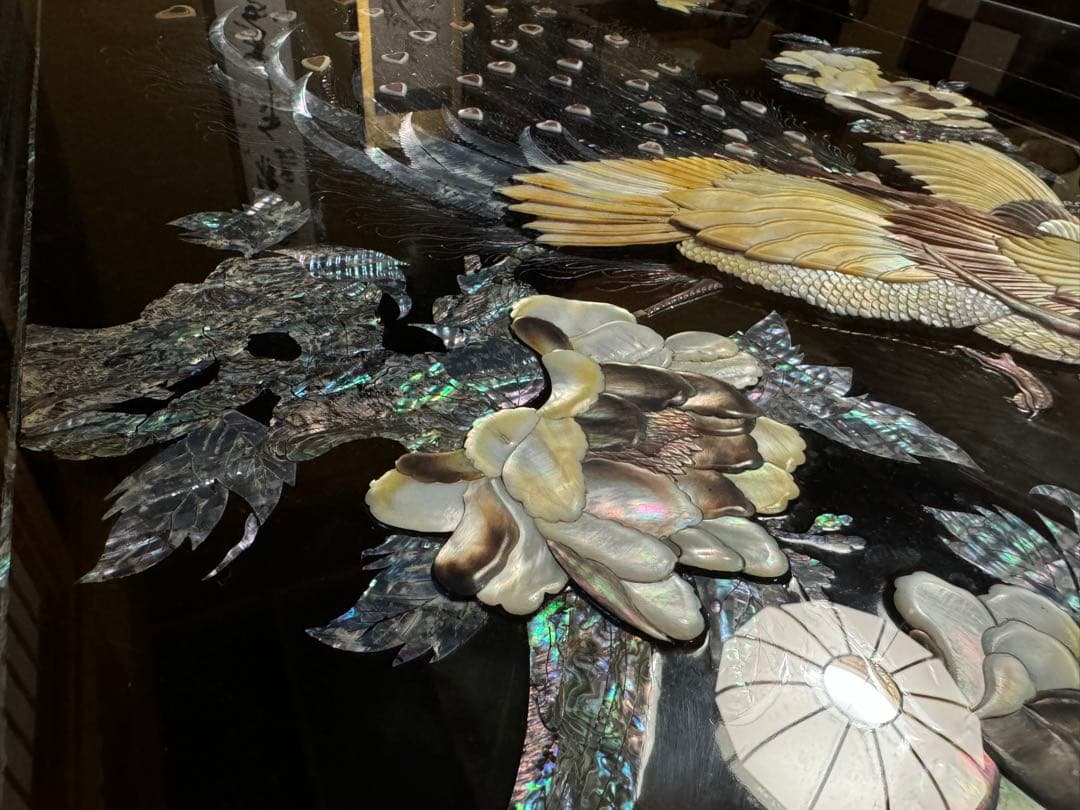 螺鈿細工　ローテーブル　伝統工芸　黒漆塗り　硝子板付き