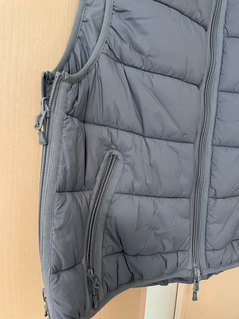 美品DAIWA PIER 39 リバーシブルベストSサイズグレー