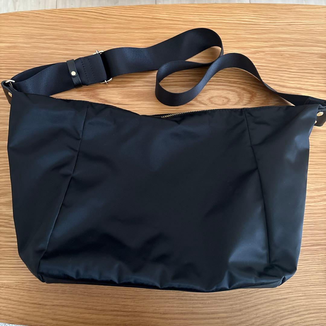 russet ラシット　スリングバッグ　ブラック