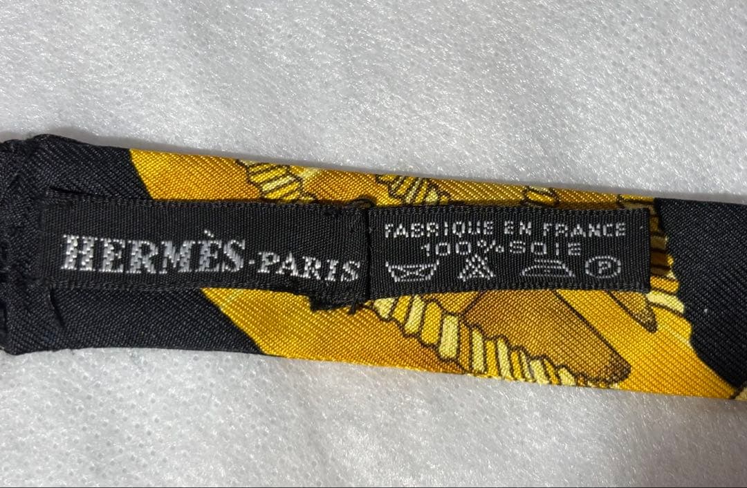 美品❗️HERMES エルメス、ヌーパピヨンシルク蝶ネクタイ