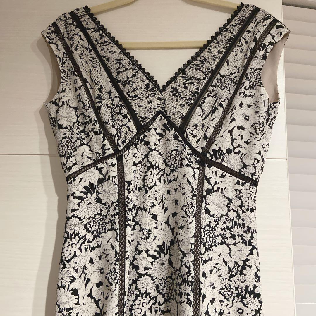 ワンピース Herlipto Lace Trimmed Floral Dress black