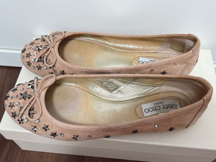 ジミーチュウのフラットシューズ