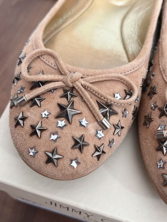 ジミーチュウのフラットシューズ