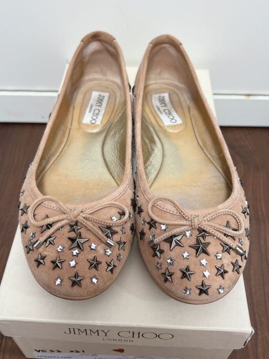 ジミーチュウのフラットシューズ