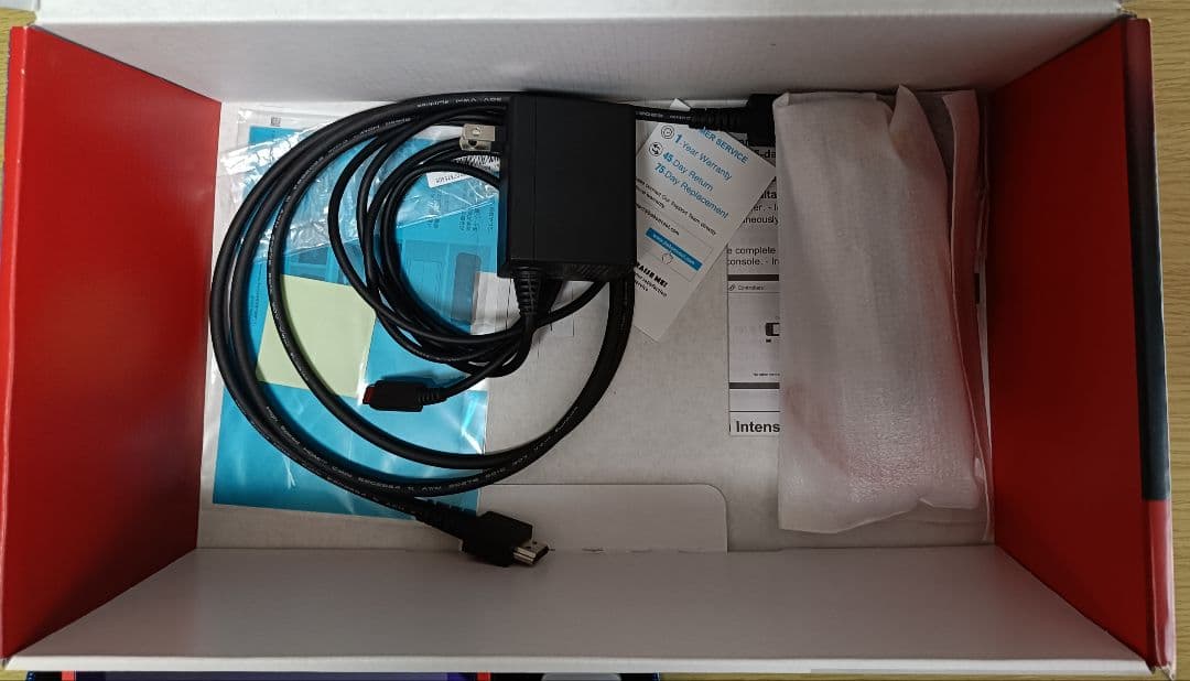 Nintendo Switch 本体　マリオレッド✕ブルー