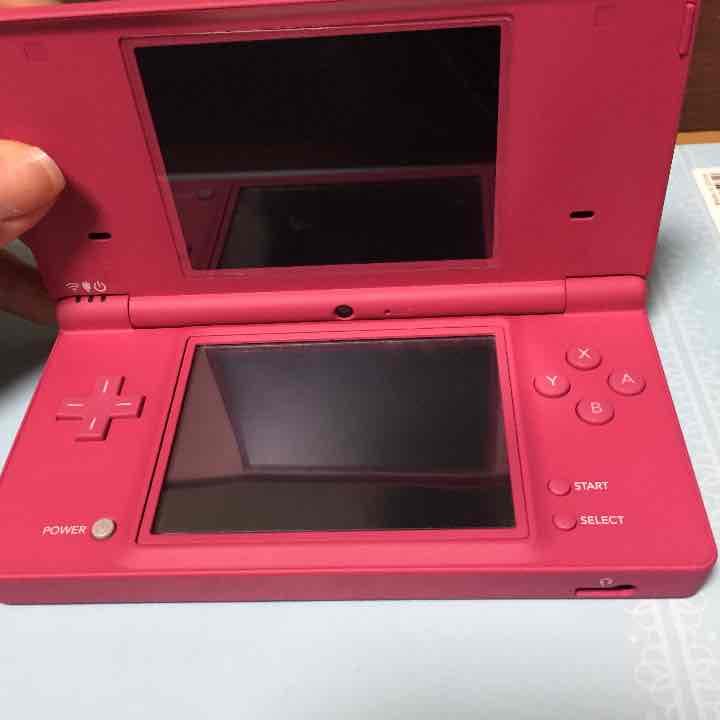 美品 任天堂DSi 本体ピンク