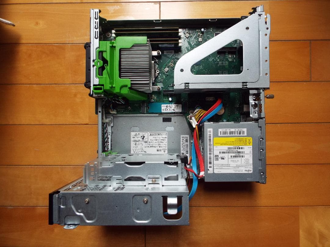 Windowsデスクトップ ESPRIMO D588/TX i3-8100 16G SSD256G+HDD